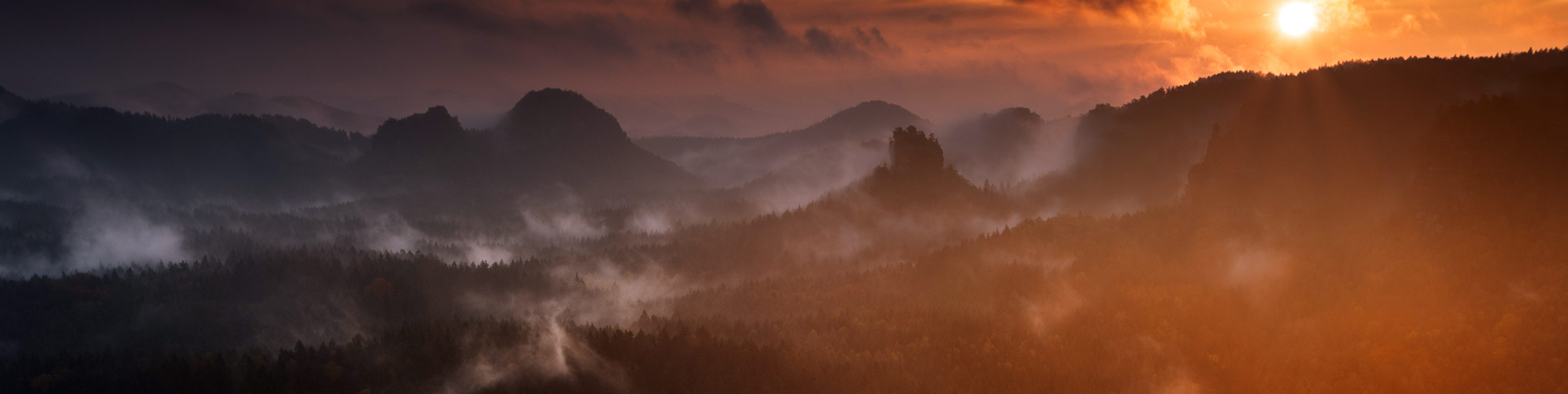 Abendliche Berglandschaft in der Sächsischen Schweiz